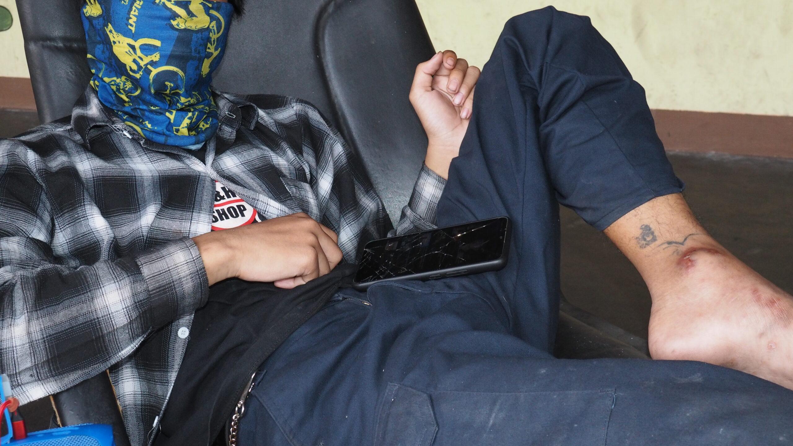 “ผมอยากมีชีวิตที่ดีกว่านี้” เดิมพันแลก ‘อนาคต’ ของวัยรุ่นแนวปะทะดินแดง