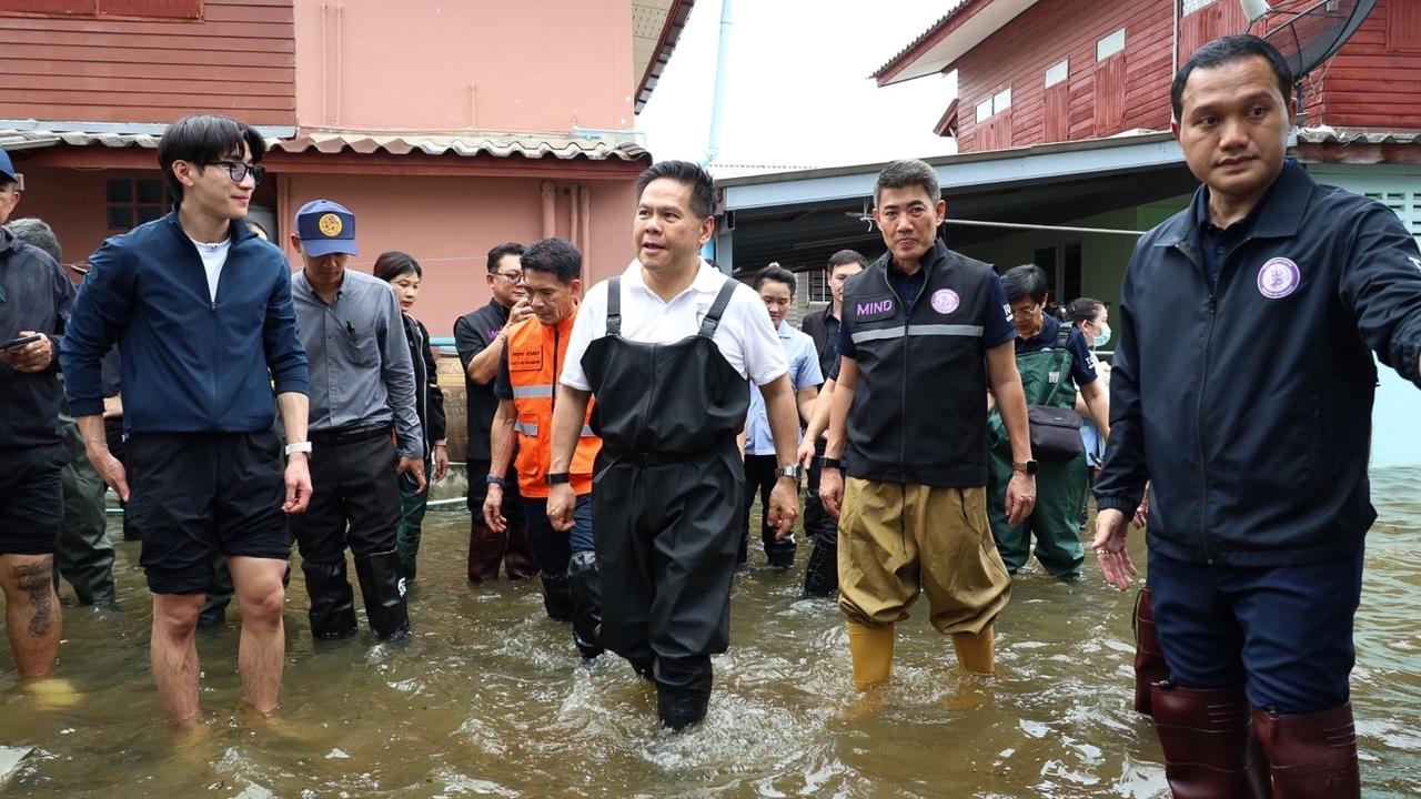 "วราวุธ" ขอกรมชลฯ ลดรับน้ำจากเจ้าพระยา-เร่งระบาย "น้ำท่าจีน" ช่วงน้ำทะเลไม่หนุน "วราวุธ" ขอกรมชลฯ ลดรับน้ำจากเจ้าพระยา-เร่งระบาย "น้ำท่าจีน" ช่วงน้ำทะเลไม่หนุน