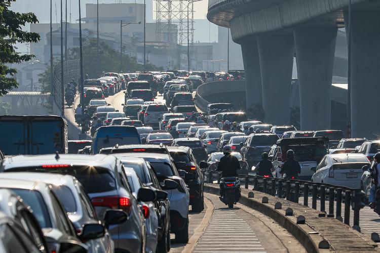 ก่อนล้อหมุน ต้องเช็กให้ชัวร์ ! ตรวจสภาพรถ 10 จุดสำคัญ ลดเสี่ยงอุบัติเหตุระหว่างเดินทางไกล